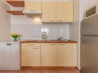 Kuchyňa alebo kuchynka v ubytovaní Apartment Rok 1 by Interhome