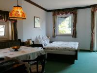 Posteľ alebo postele v izbe v ubytovaní Hotel garni Landhaus Bürtlmair