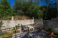 Vonkajšia záhrada v ubytovaní Apartmani Malbašić