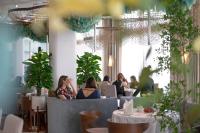 Gestir sem dvelja á Amanjaya Pancam Suites Hotel