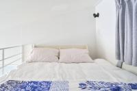 Seochon Secret Cave Houseにあるベッド