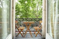 Balc&oacute; o terrassa a Apartment Center of Paris by Studio prestige
