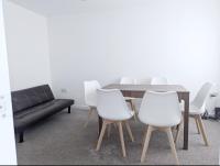 Posezení v ubytování Guest Rooms Near City Centre & Anfield Free Parki