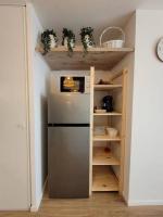 Una cocina o kitchenette en New Cosy House Paris*CDG*Ast&eacute;rix