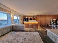Posedenie v ubytovaní One 360 Skyline Athens Penthouses