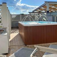 The swimming pool at or close to Villa Magiola Pompei