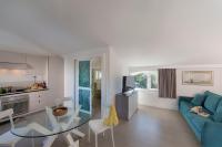 Kuchnia lub aneks kuchenny w obiekcie Enfasi Holiday Home