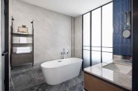 Sheraton Pujiangにあるバスルーム