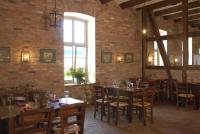 Restoran või mõni muu söögikoht majutusasutuses Hotel Schloss & Gut Ulrichshusen