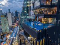 The Continent Hotel Sukhumvit - Asok BTS Bangkokの敷地内または近くにあるプール