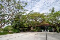 Mynd úr myndasafni af Ploen Pirom í Lat Krabang