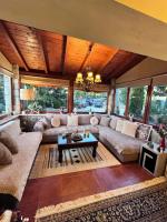 Posedenie v ubytovaní Livadi cozy villa