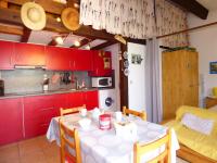 Um restaurante ou outro lugar para comer em Pavillon Studio Mezzanine, Les Patios de la Plage, Saint Pierre la Mer