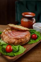 Jídlo v aparthotelu nebo okolí