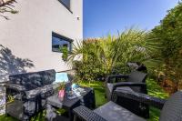 Posedenie v ubytovaní Villa Valis