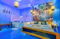 Posteľ alebo postele v izbe v ubytovaní Luxury Jardin Majorelle paris orly avec jacuzzi