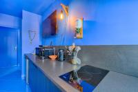 Kuchyňa alebo kuchynka v ubytovaní Luxury Jardin Majorelle paris orly avec jacuzzi