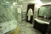 A bathroom at Asmali Hotel