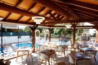 Bazén v ubytování Hotel Boutique Calas de Alicante nebo v jeho okolí