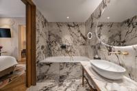 Grand Hotel Union Eurostarsにあるバスルーム