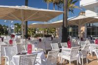 Restauracja lub miejsce do jedzenia w obiekcie Garden Saladina - Adults Only