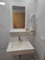 A bathroom at Hotel Roquiño