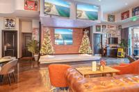 Posezení v ubytování Marvelous 9th Floor Condo Gulf, Pool & Sunset View