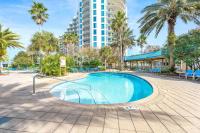 Der Swimmingpool an oder in der Nähe von Marvelous 9th Floor Condo Gulf, Pool &amp; Sunset View