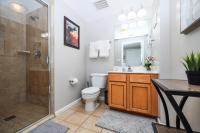 Ein Badezimmer in der Unterkunft Marvelous 9th Floor Condo Gulf, Pool &amp; Sunset View