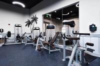 Das Fitnesscenter und&#47;oder die Fitnesseinrichtungen in der Unterkunft Marvelous 9th Floor Condo Gulf, Pool &amp; Sunset View