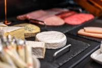 ホテルの敷地内または近くでの食事または食べ物