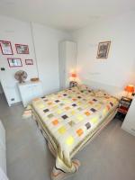 Posteľ alebo postele v izbe v ubytovaní 4PA109 Appartement F2 résidence avec piscine parking et cours de tennis