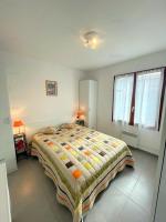 Posteľ alebo postele v izbe v ubytovaní 4PA109 Appartement F2 résidence avec piscine parking et cours de tennis