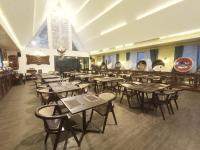 En restaurant eller et andet spisested på The Culture Hotel And Gallery