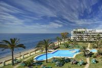 Bazén v ubytování Coral Beach Aparthotel nebo v jeho okolí