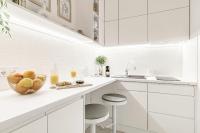 Gold Premium 2-bedroom Suite 100m from Central Station, modern&high standardにあるキッチンまたは簡易キッチン