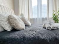 Gold Premium 2-bedroom Suite 100m from Central Station, modern&high standardにあるベッド
