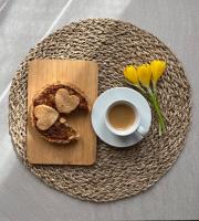 Jedlo v ubytovaní bed & breakfast alebo blízkom okolí