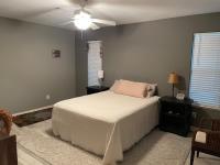 Family Friendly Home in walking district, 5 minutes from beachにあるベッド