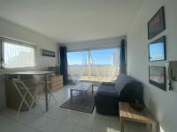 Plán poschodí v ubytovaní Charmant T2 à 350m de la plage avec terrasse et garage à Royan - FR-1-539-44