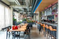 Moxy Utrechtにあるレストランまたは飲食店