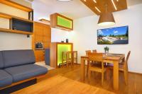 TV a/nebo společenská místnost v ubytování Apartment Hradečanka