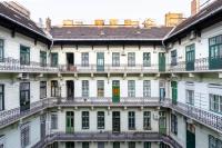 Budova, v ktorej sa apartmán nachádza