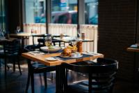 Jídlo v hotelu nebo okolí