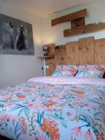 Katil atau katil-katil dalam bilik di Charmante location Hauts d&#39;Evian