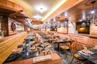 Restaurace v ubytování The Marin Phuket Kamala Beach