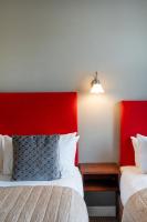 Postel nebo postele na pokoji v ubytování The Clifton Hotel Bristol