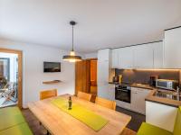 Kuchyňa alebo kuchynka v ubytovaní Apartment Martina-3 by Interhome