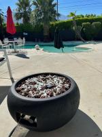 Der Swimmingpool an oder in der Nähe von Former Steve McQueen’s home