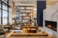 Marriott New York JFK Airportにあるシーティングエリア